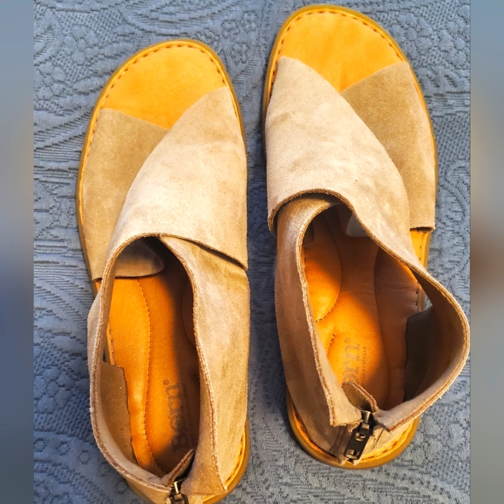 Born Tan and Cream Women's Sandals